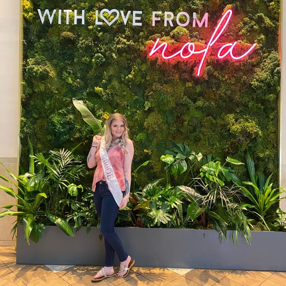 Meet your Posher, Dharma - Picture 2 of 10